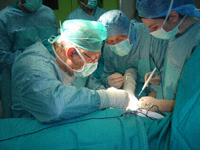 Τον ξύρισαν και… κατά λάθος τον φόρτωσαν για χειρουργείο!