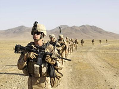 Σύνοδος ΝΑΤΟ για αύξηση δυνάμεων στο Αφγανιστάν