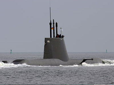 Στην «τσιμπίδα» του ΣΔΟΕ τρεις πρώην υπουργοί Άμυνας