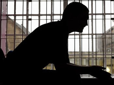 Καταδίκη για παράνομη κράτηση σε Αστυνομικά Τμήματα