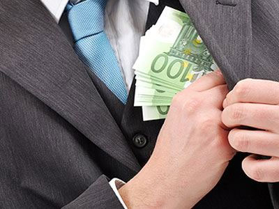 Η απάτη είναι γένους… αρσενικού!