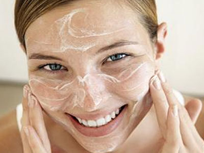 Η συχνή απολέπιση ξηραίνει την επιδερμίδα