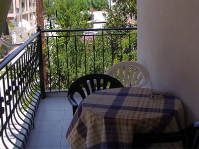 Εκτός κινδύνου το αγοράκι που έπεσε από μπαλκόνι