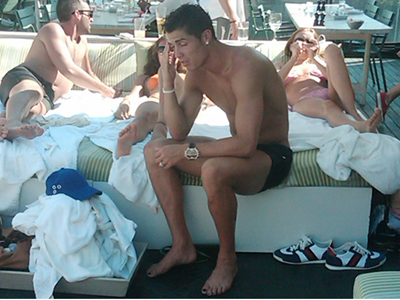 Όχι και πεντικιούρ βρε αγόρι μου