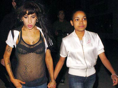 Με τις ευλογίες της Amy