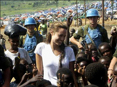 Η Angelina Jolie επικρίνει τον Obama