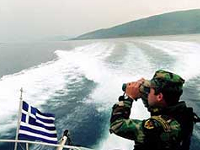 Ταχύπλοο τυλίχτηκε στις φλόγες