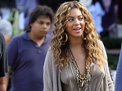 Η Beyonce ξέχασε το σουτιέν της