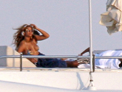 Η ηλιοθεραπεία της Beyonce