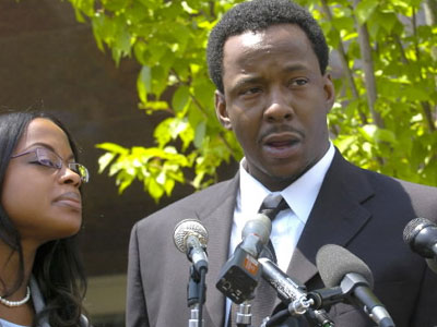 Οι «αφραγκιές» του Bobby Brown