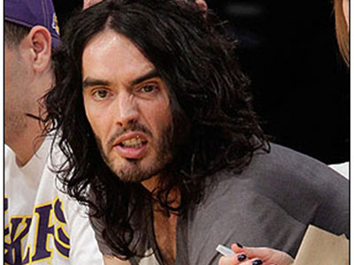 Ο Russell Brand σε αγώνα basket
