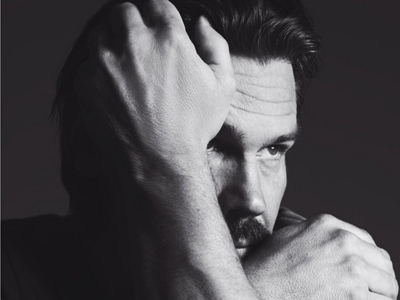 Ο Josh Brolin στο εξώφυλλο του VMan