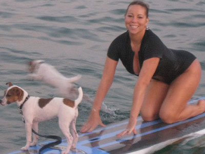 Η Mariah Carey κάνει surf