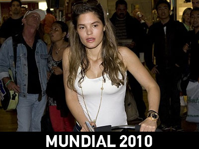 Η Carly Cole πηγαίνει Νότιο Αφρική