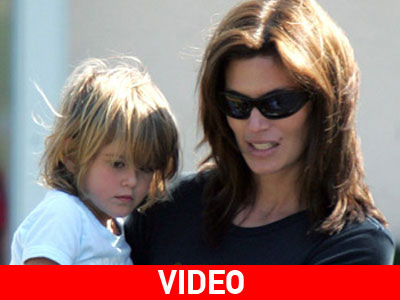 Η Cindy Crawford δεν ανησυχεί για τις ρυτίδες Η Cindy Crawford δεν ανησυχεί για τις ρυτίδες