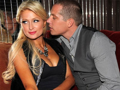 Αρραβωνιάστηκε η Paris Hilton;