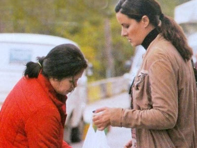 Στη λαϊκή η Άννα Δρούζα