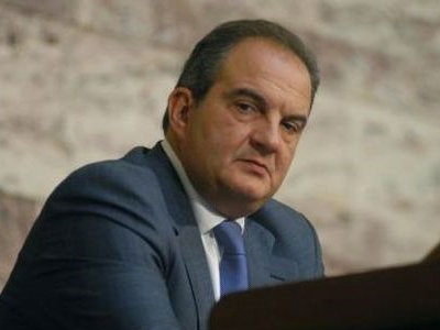 Το μπαλάκι στον Καραμανλή: Εκλογές με ήττα ή ανασχηματισμός με γκρίνια;