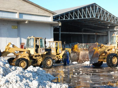 Καίγεται εκκοκκιστήριο βαμβακιού