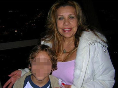 Αυτή είναι η μητέρα του εξώγαμου;