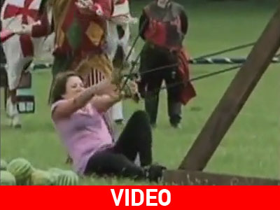 Εκτόξευσε το καρπούζι στο πρόσωπό της!