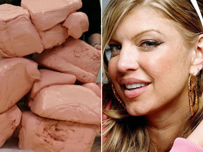 Τα «χίλια» πρόσωπα της Fergie