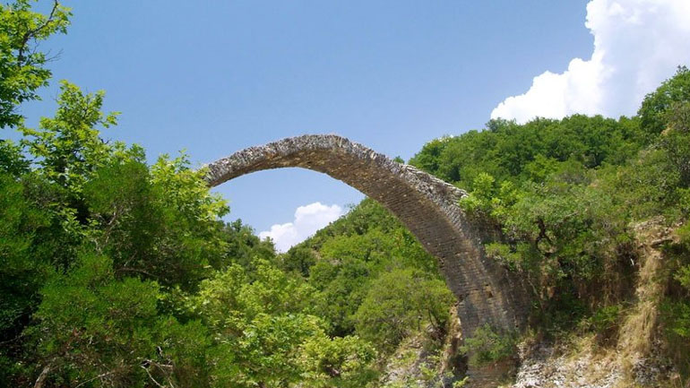 Ήπειρος: Τα πέτρινα γεφύρια στο μικροσκόπιο του Υπουργείου