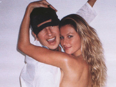 Η Gisele δεν φοράει τίποτα!