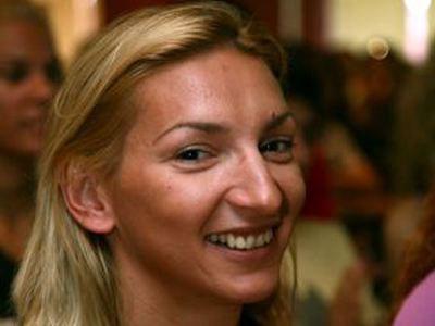 Η Φανή Χαλκιά στην πασαρέλα του Λάκη Γαβαλά