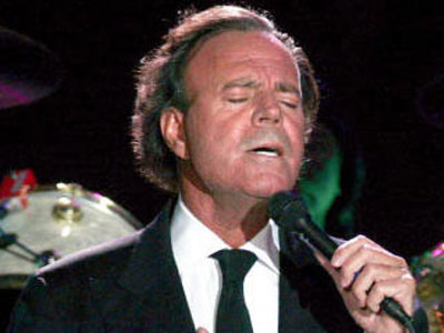 Ο Julio Iglesias στα κατεχόμενα