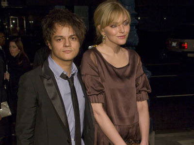 Ο Jamie Cullum την «έριξε» με βιβλία