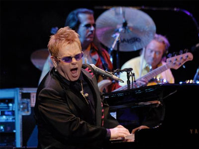 Σοβαρό ατύχημα πριν από τη συναυλία του Elton John