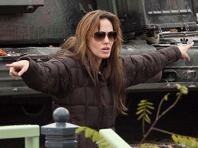 Η Angelina Jolie σαν άλλος Oliver Stone
