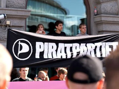 Στο δρόμο χιλιάδες δημοσιογράφοι