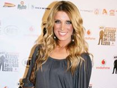 Η Κατερίνα Καινούργιου ρίχνει το βάρος στη δουλειά