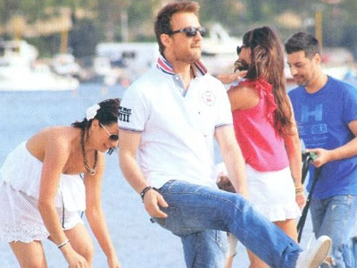 Στα γυρίσματα του νέου βίντεο του Κώστα Καραφώτη