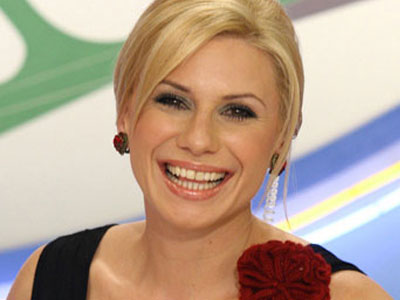 Κατερίνα Καραβάτου: Υπερασπίζεται τη διευθύντριά της