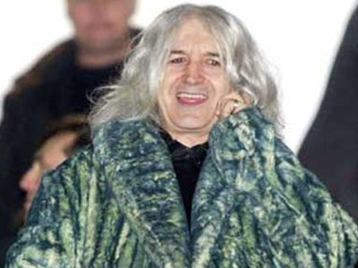 Καρβέλας αντί Φοίβου στη Heaven