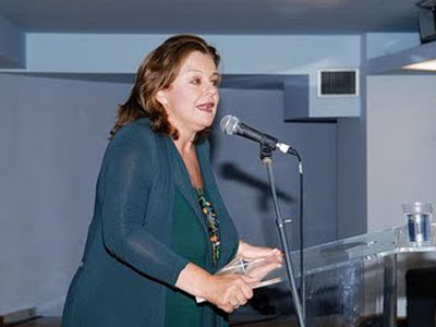 Απάντηση της Κατσέλη στους απεργούς του λιμανιού