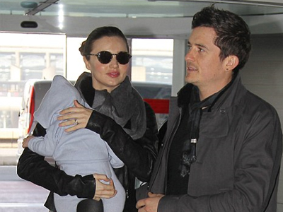Miranda Kerr: Στο αεροδρόμιο με τον γιο της