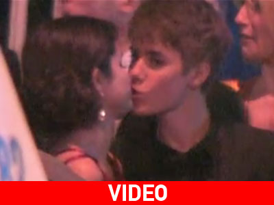 Το φιλί του Bieber στη Selena