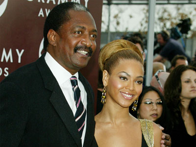 Η Beyonce απέλυσε τον πατέρα της!