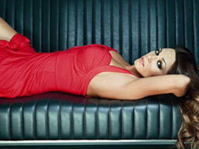 Η Έλλη και ο Αλέξανδρος στην πισίνα