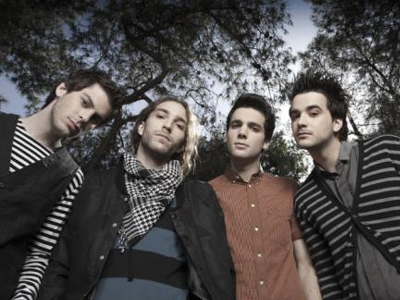 Κόκκινα Χαλιά: «Στον ελληνικό τελικό θέλουμε να βγούμε σαν ροκ μπάντα»