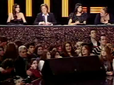 Στο χθεσινό «Just» έπεφταν κορμιά!