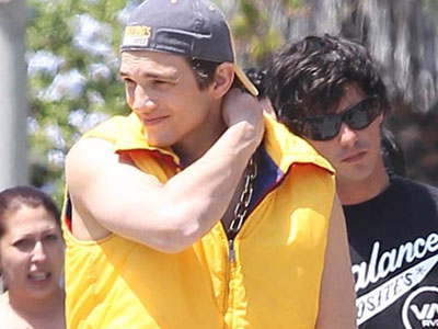 Ο Ashton Kutcher δεν χρειάζεται γυμναστήριο