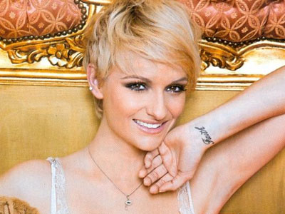 Λουκία Λαιμού: Η κόρη εφοπλιστή που δηλώνει ηθοποιός