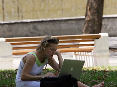 Επιφυλακτικοί για το νέο μαθητικό υπολογιστή