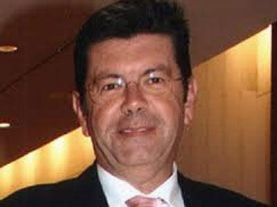 Ο Γιάννης Λάτσιος κάνει χιούμορ για τους γάμους του