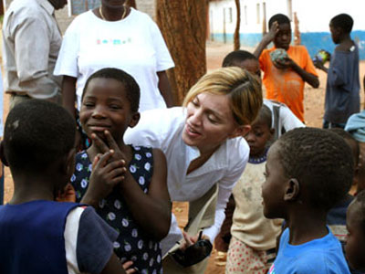 Η Madonna για τα ορφανά του Malawi